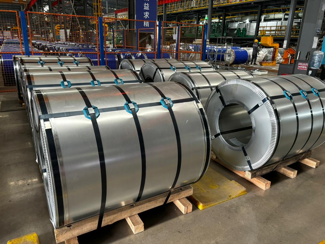 Electrical steel coils strapped on pallets